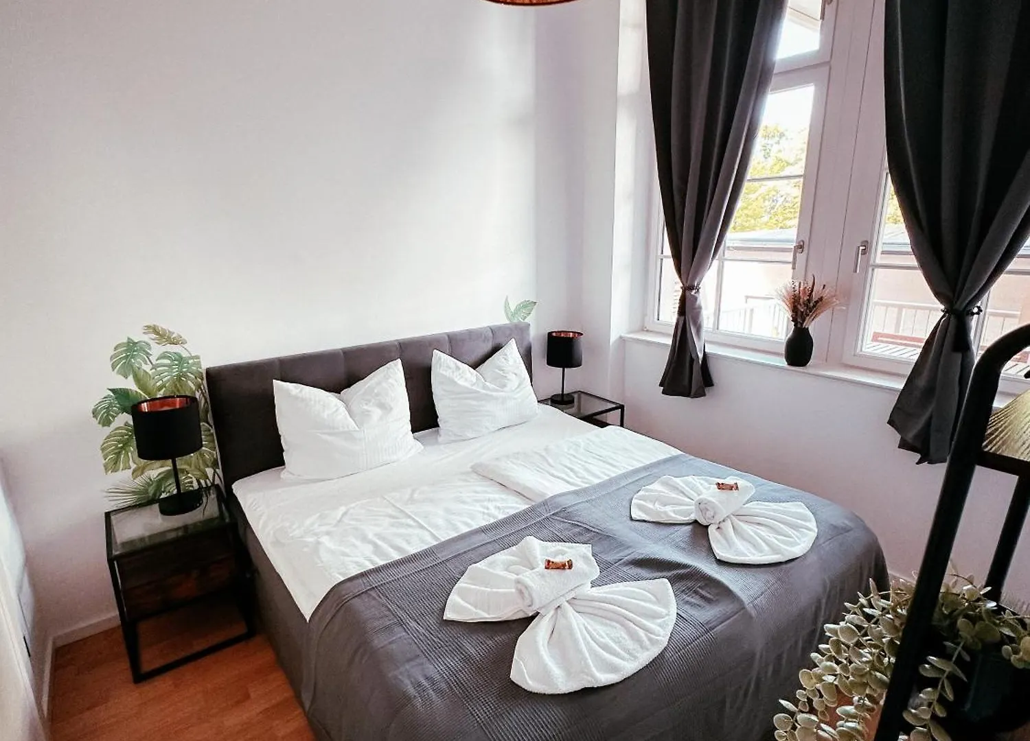 Oasis Appart - Wohnen Im Koenigspark - Elbhang Dresden - Grosse Terrasse - Netflix - Tg Apartmán